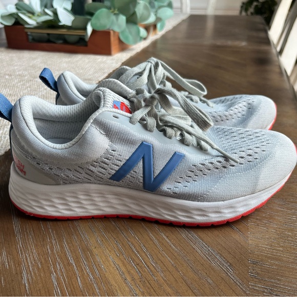 New Balance Womens Wariscw3 Blue Running Shoes Size 5.5 EUC - Picture 2 of 9